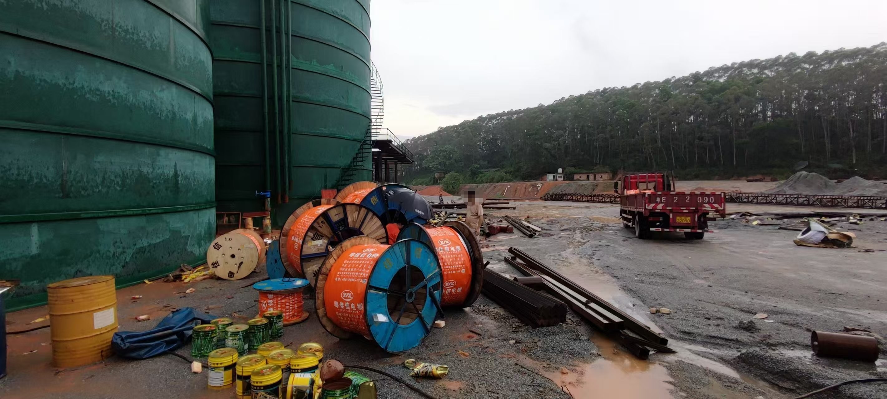 高明碎石機(jī)廠房用線(xiàn)（佛山市易順磊建材有限公司）2